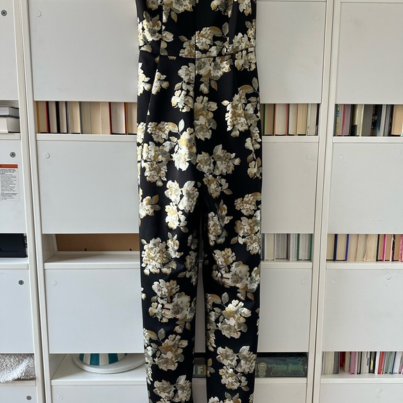 Black Halo Black and Gold Floral Jumpsuit NWT - Picture 2 of 4